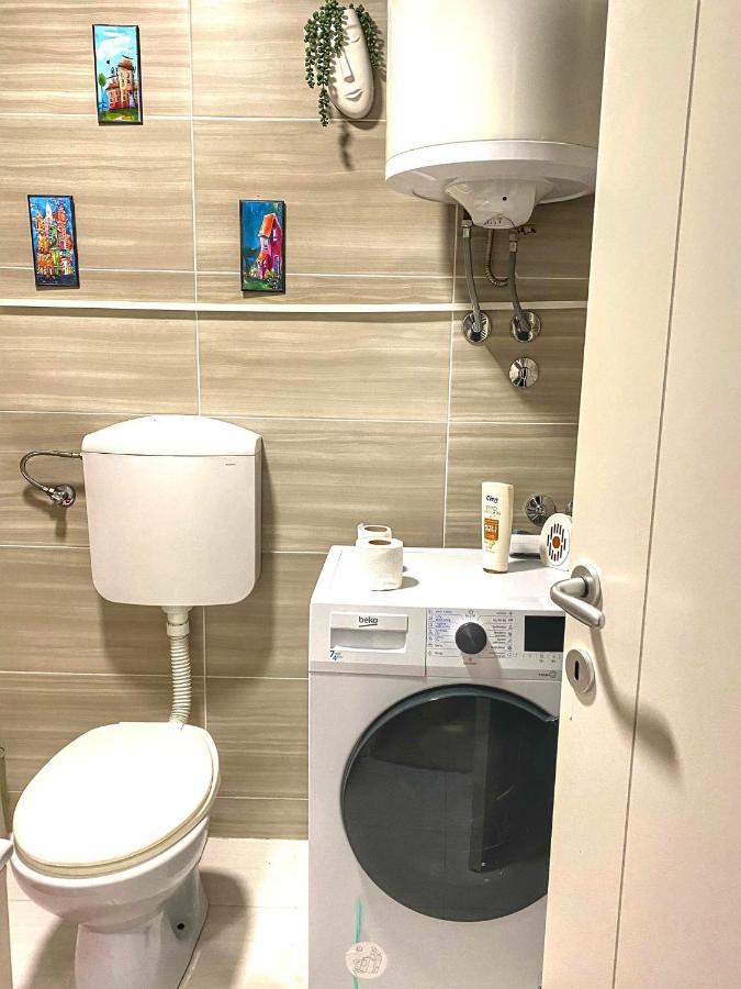 Apartman Diana Sremska Mitrovica Exterior foto